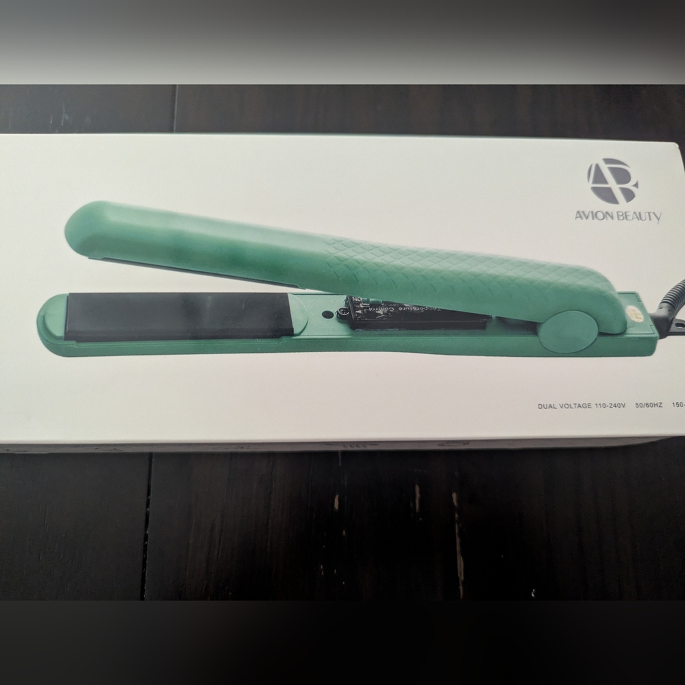 Avion Beauty Mint Green Hair Straightener